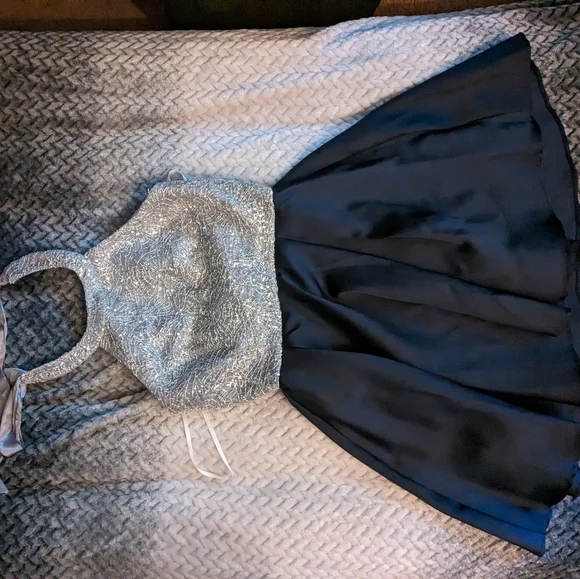 Silver and blue 17/18 B.darlin dress - Picture 2 of 3